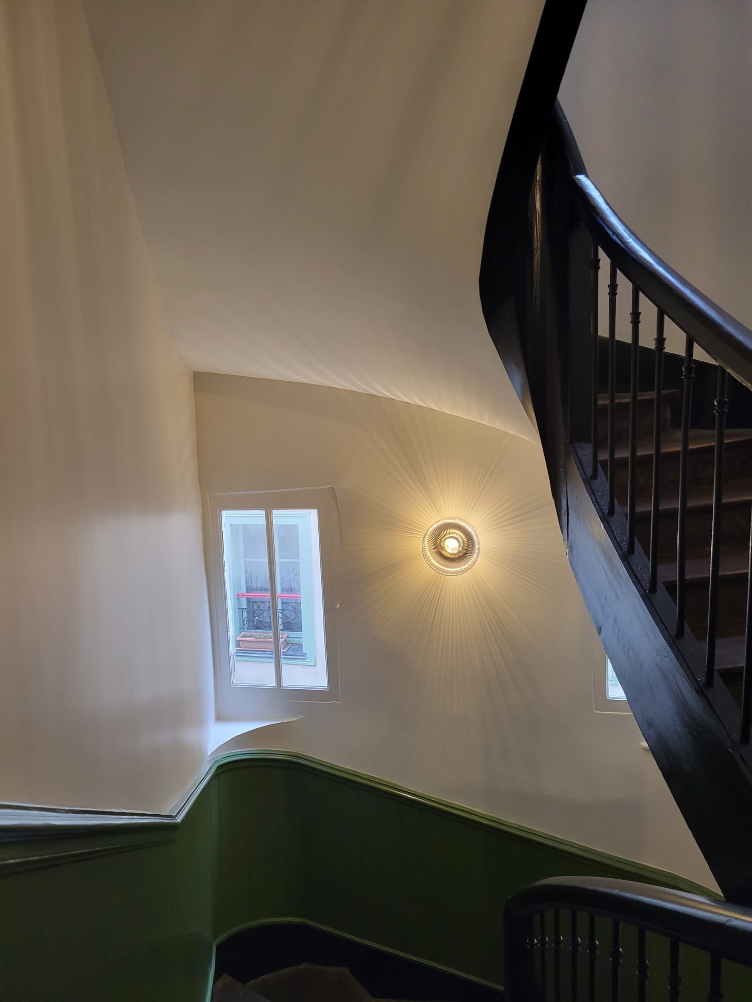 Renovation cage escalier Rennes - Avant / Apres